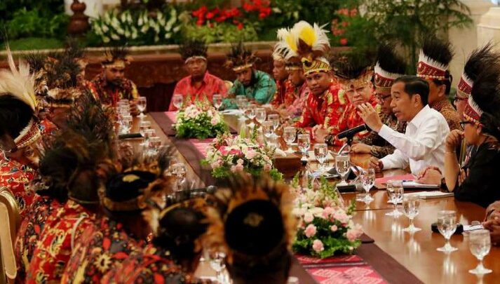 Jokowi Janjikan 1.000 Mahasiswa Lulusan Asal Papua Bekerja di BUMN