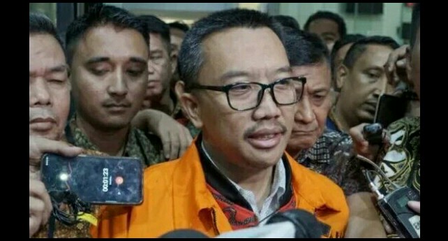 Usai Diperiksa, Imam Nahwari Mengenakan Rompi dan Borgol, Resmi Jadi Tahanan KPK