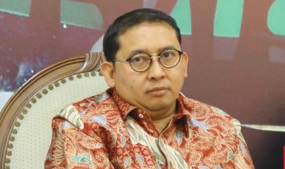 Fadli Zon Kritik Jokowi Soal Bansos: Rakyat Tak Butuh Tas Berlogo ‘Banpres’ Tapi Isinya!