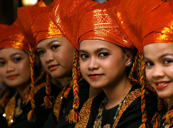 Inilah Panggilan Nama Keluarga Bagi Suku Minangkabau