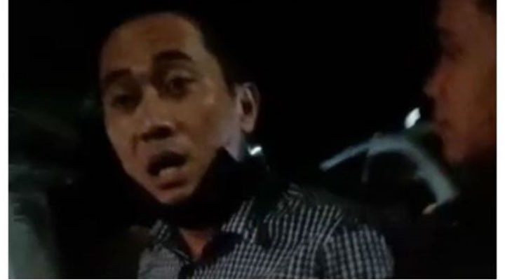 Tak Terima Ditegur Ngebut, Anggota DPRD Ini Nekat Pukul Kepala Pak RT, Yaampun