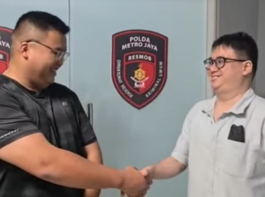 Pengemudi Pajero dan Sopir Yaris yang Viral Bertemu Lagi di Kantor Polisi, Lihat Tangannya
