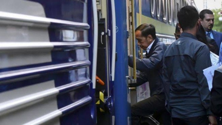 Kenapa Presiden Jokowi dan Para Pemimpin Dunia Naik Kereta Malam Menuju Ukraina?