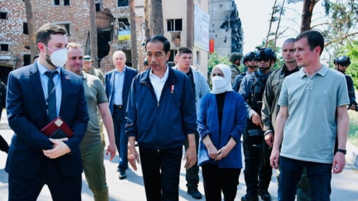 Begini Pengakuan Jokowi saat Blusukan Lihat Puing-puing Apartemen di Kota Irpin Ukraina, Bikin Sedih