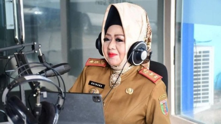 Ibu Kadis Nyentrik di Lampung, Ternyata Telah 14 Tahun Menjabat, Harta Kekayaan & Isi Garasinya Mengejutkan, Wow!