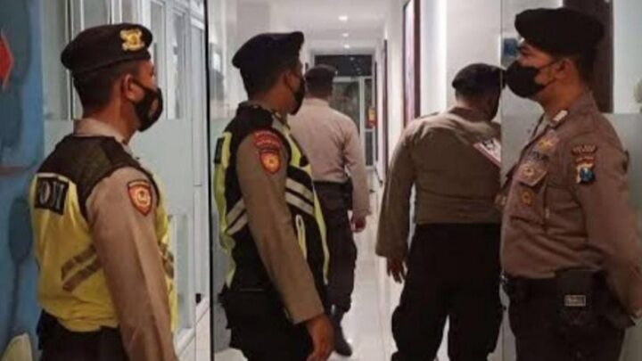 Seorang Wakil Bupati Digerebek di Kamar Hotel, Lagi Bareng Wanita Cantik yang Bukan Istrinya, Astaga
